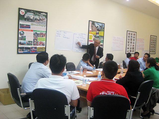 Kỹ năng bán hàng & chăm sóc Khách Hàng chuyên nghiệp - ISUZU (23 & 24.09.2014)